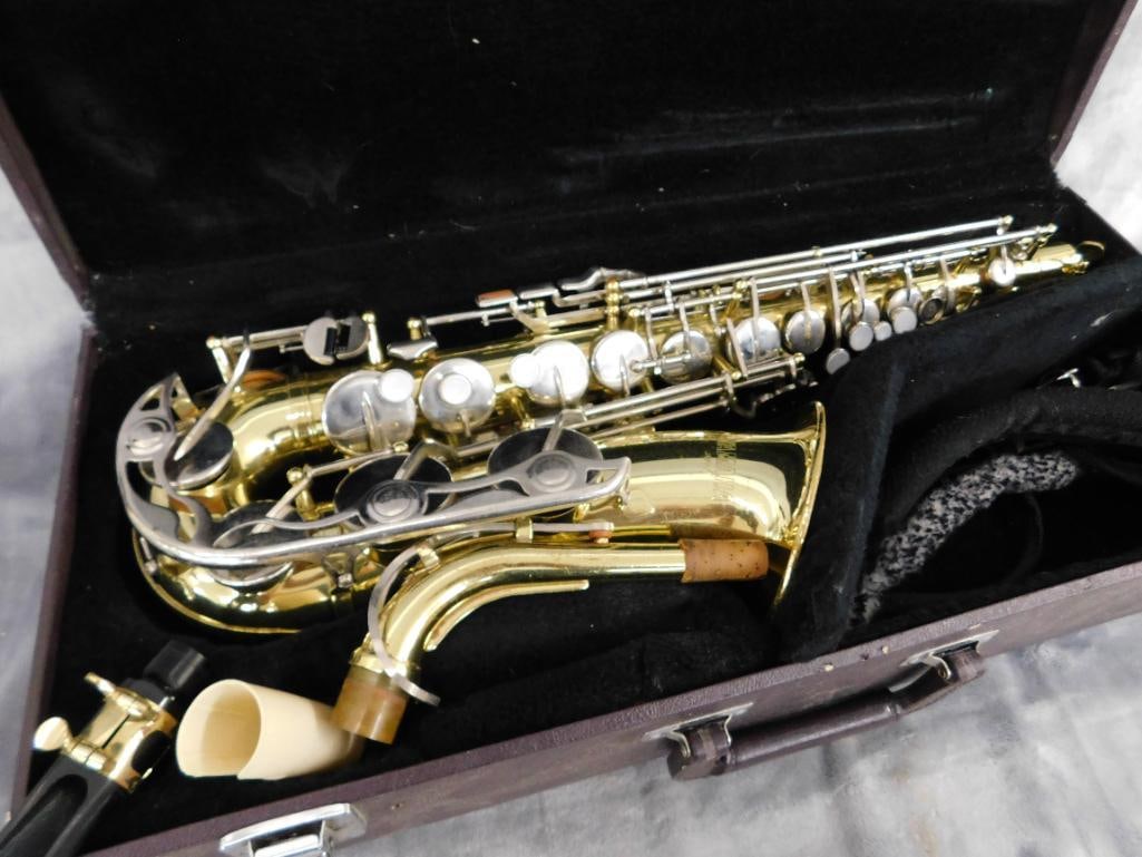 Yamaha Saxophone - Original Case - 10