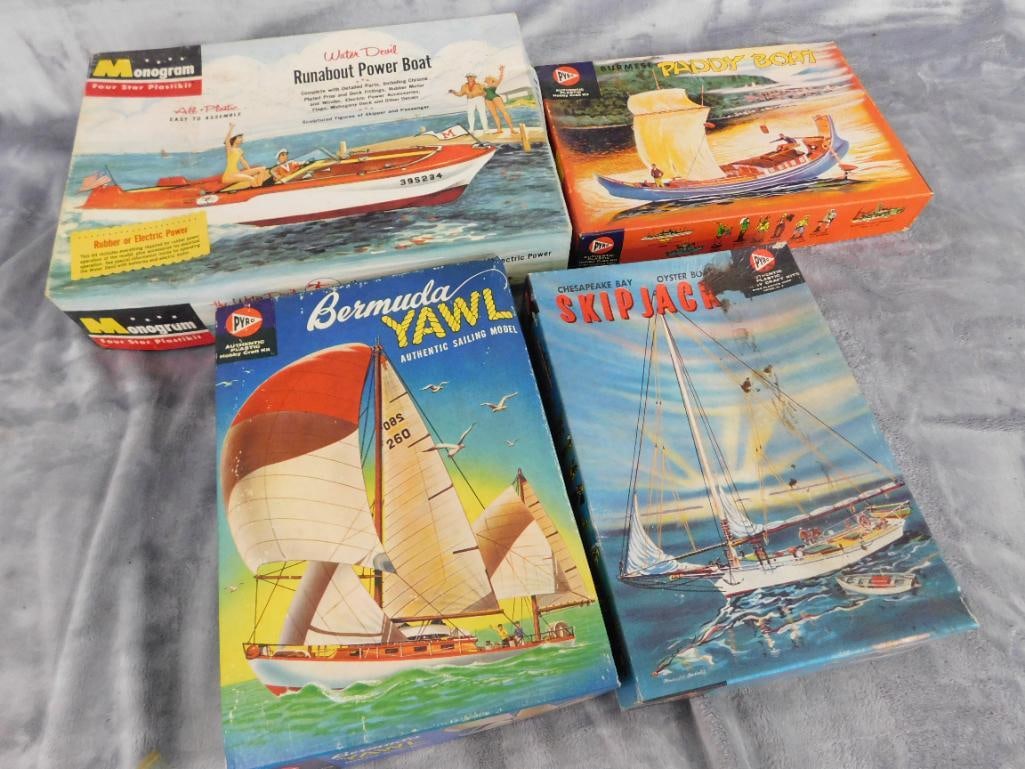 Group of 4 Vintage Plastic Models - Original Boxes - As Is - 11