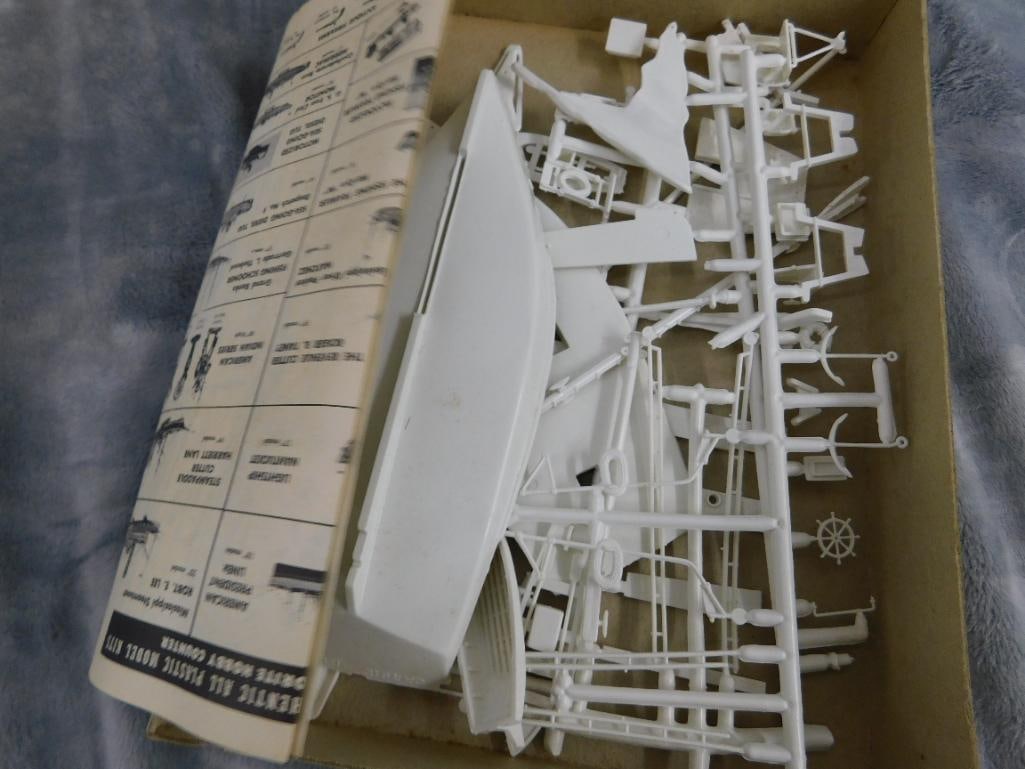 Group of 4 Vintage Plastic Models - Original Boxes - As Is - 7