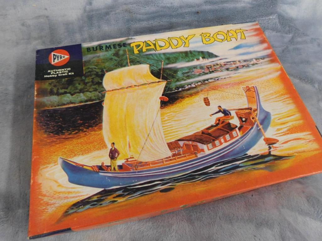 Group of 4 Vintage Plastic Models - Original Boxes - As Is - 8