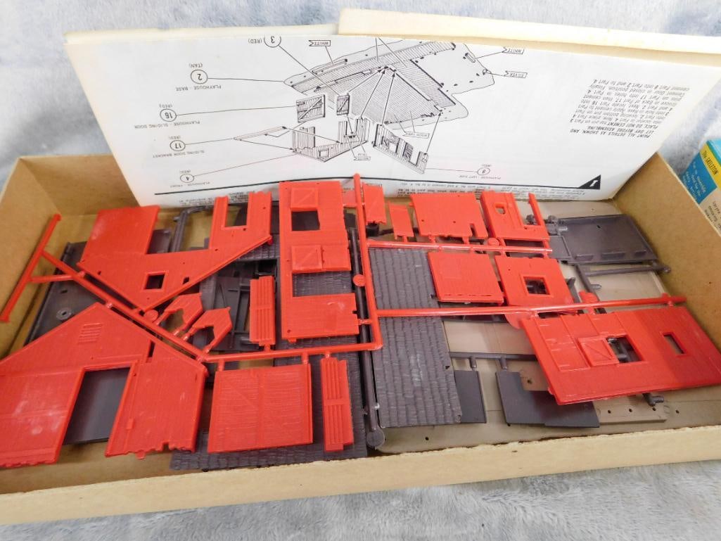 Group of 4 Vintage Plastic Models - Original Boxes - As Is - 7