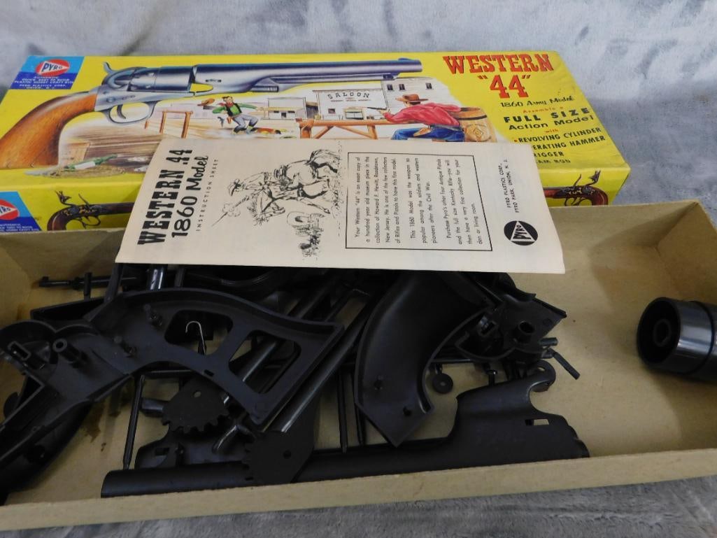 Group of 3 Vintage Plastic Models - Original Boxes - As Is - 7