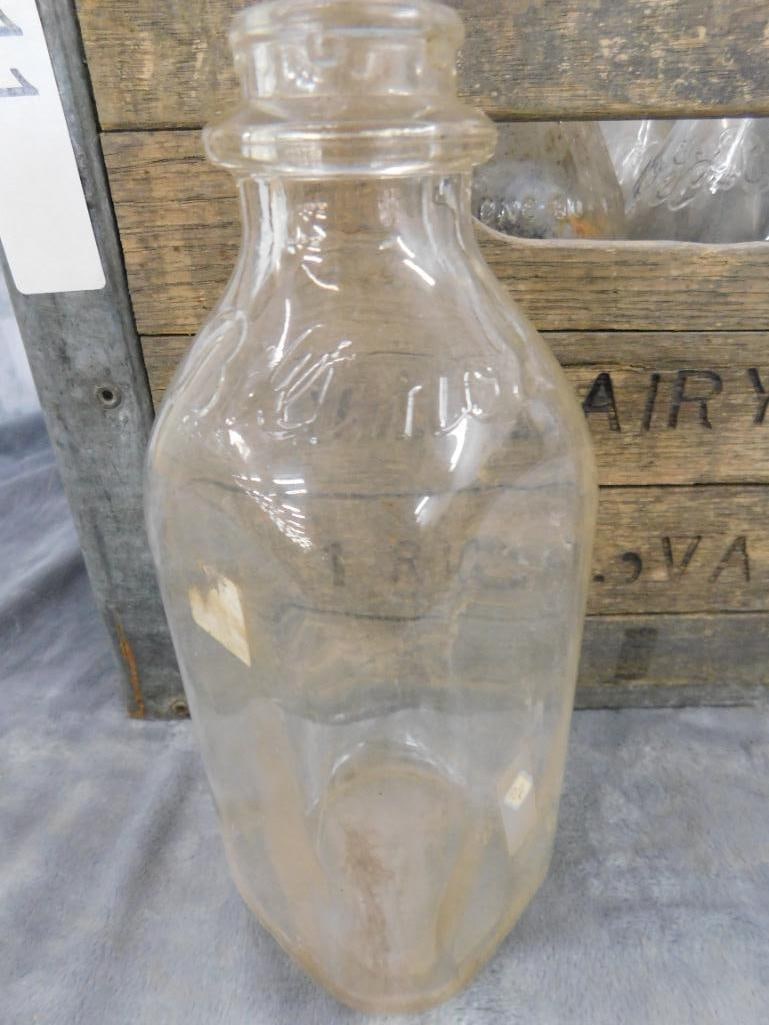 Vintage Virginia Dairy Co. Wood Milk Crate with 12 Biltmore Dairy Milk Bottles - 6
