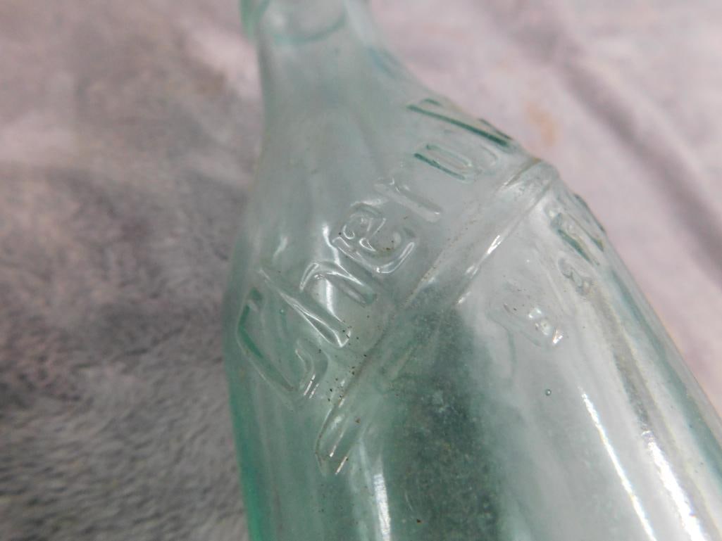 Vintage Metal 6 Pack Holder - 6 Vintage Bottles - 6