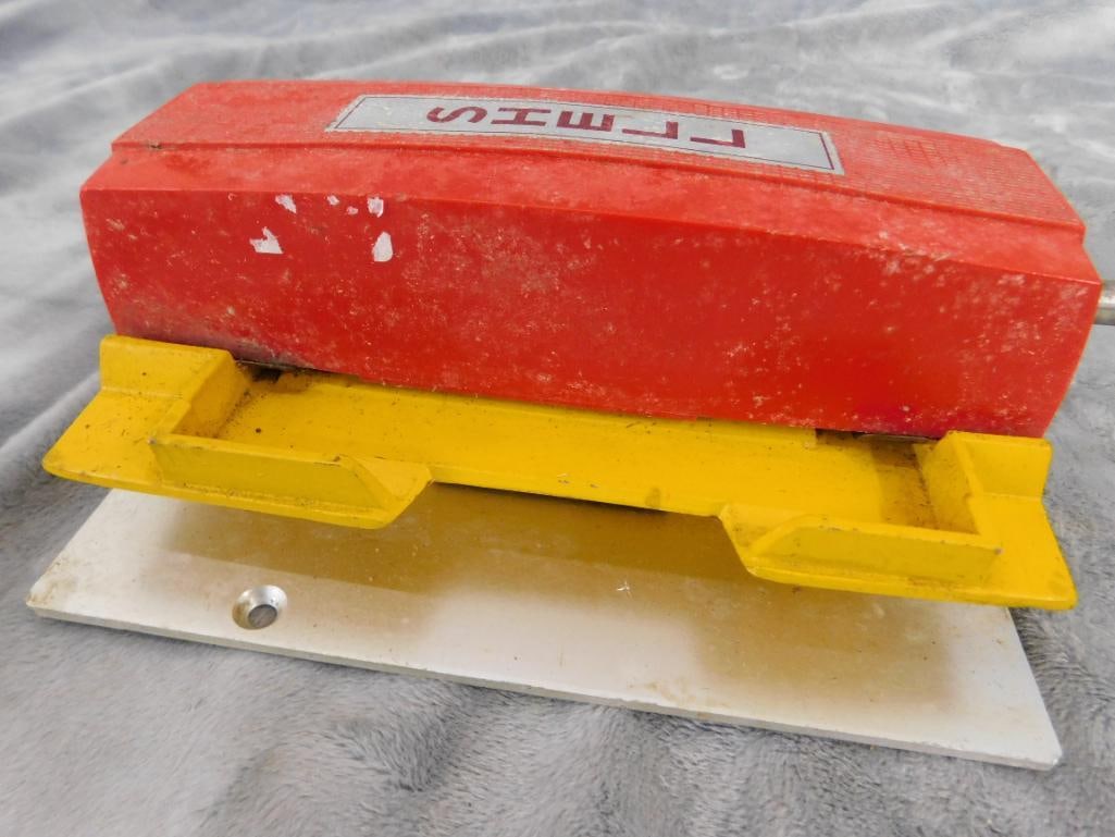 Vintage Shell Gasoline "Knucklebuster" Manual Credit Card Imprinter Machine - 2