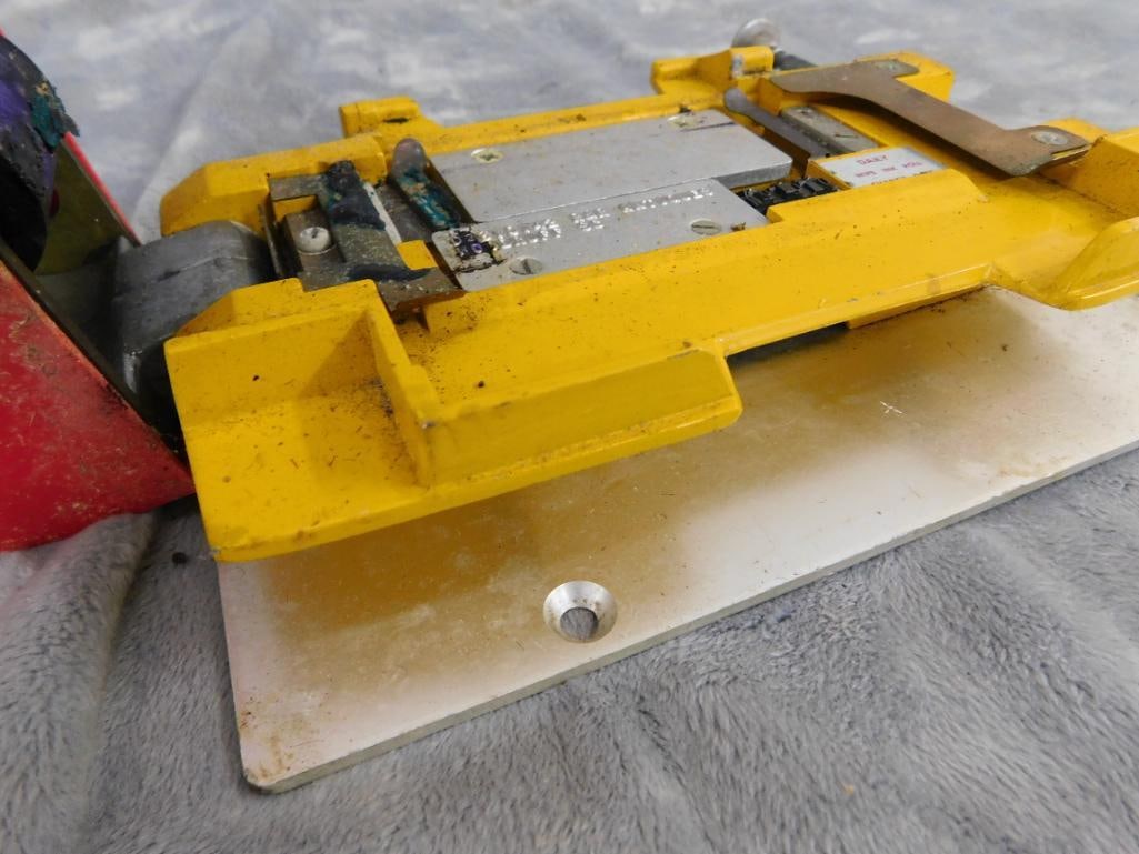 Vintage Shell Gasoline "Knucklebuster" Manual Credit Card Imprinter Machine - 6