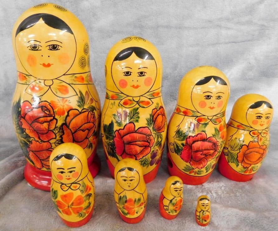 8 Piece Vintage Matryoshka Doll - Russian Nesting Dolls - Large One 7.5" x 3.5": See Photos For Condition and Details