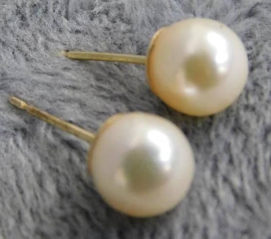 14K Yellow Gold - Pair of Pearl Post Earrings - No Ear Nuts - 1.08 Grams TW: See Photos For Condition and Details