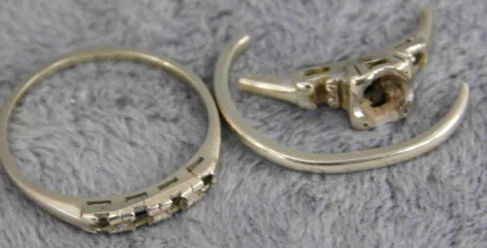 14K White Gold - Scrap - 3.55 Grams: See Photos For Condition and Details