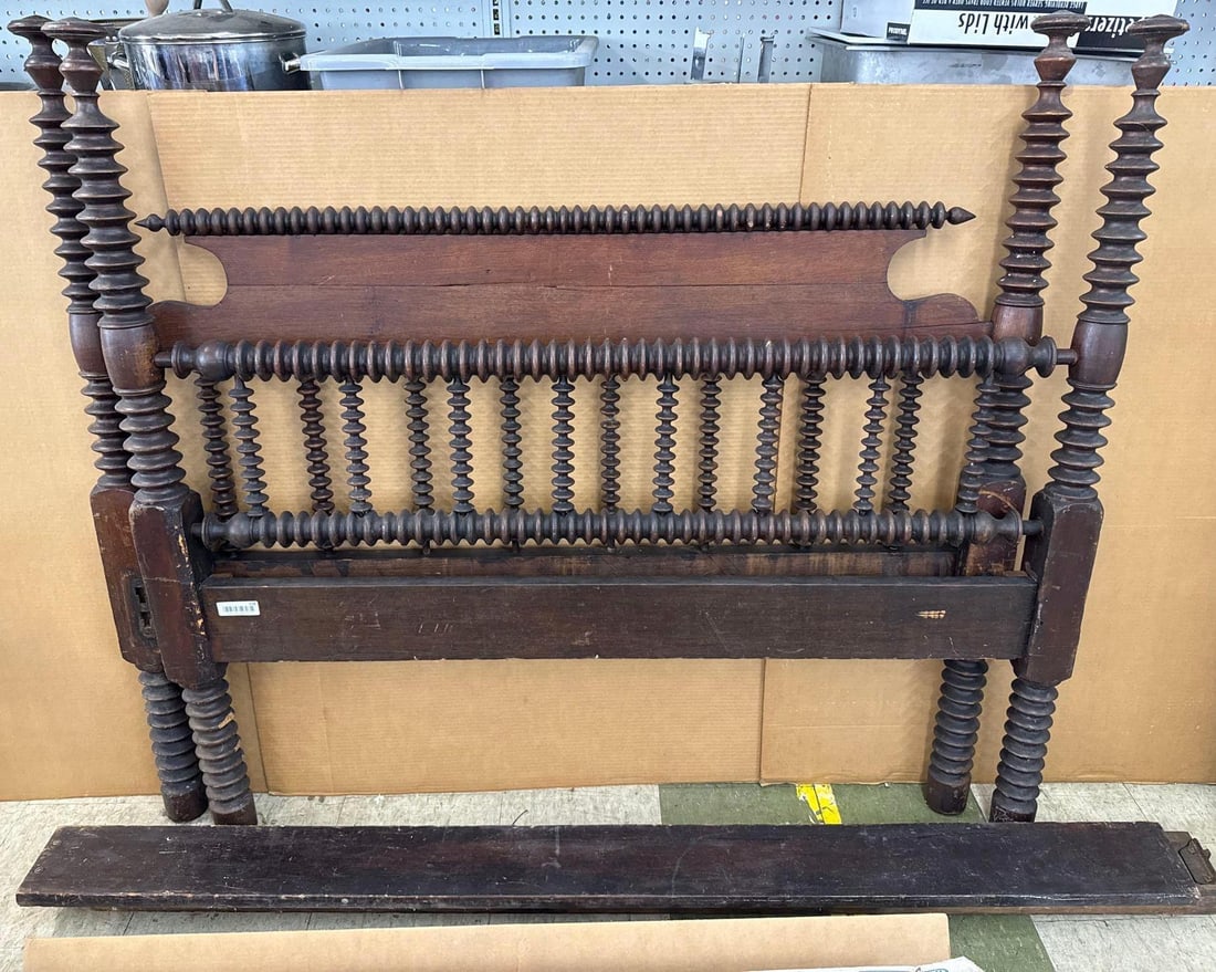 vintage Queen size bed (1 of 4)