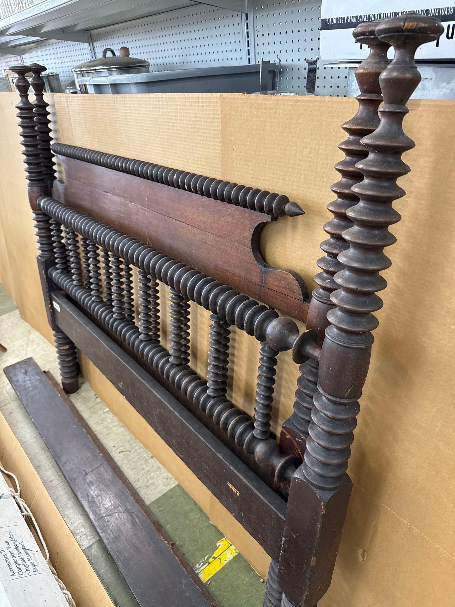 vintage Queen size bed - 2