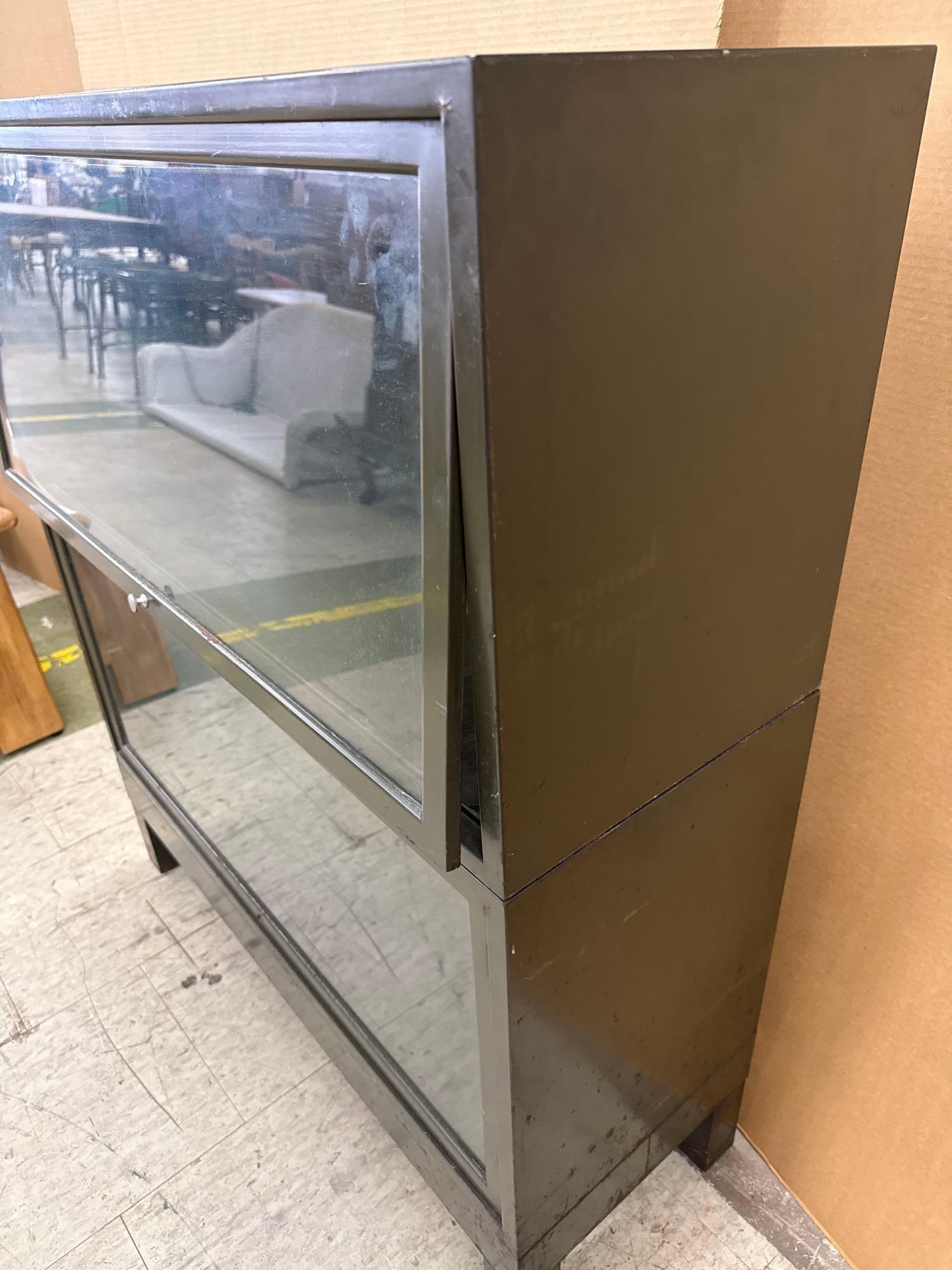 Metal shelves with glass front - 4