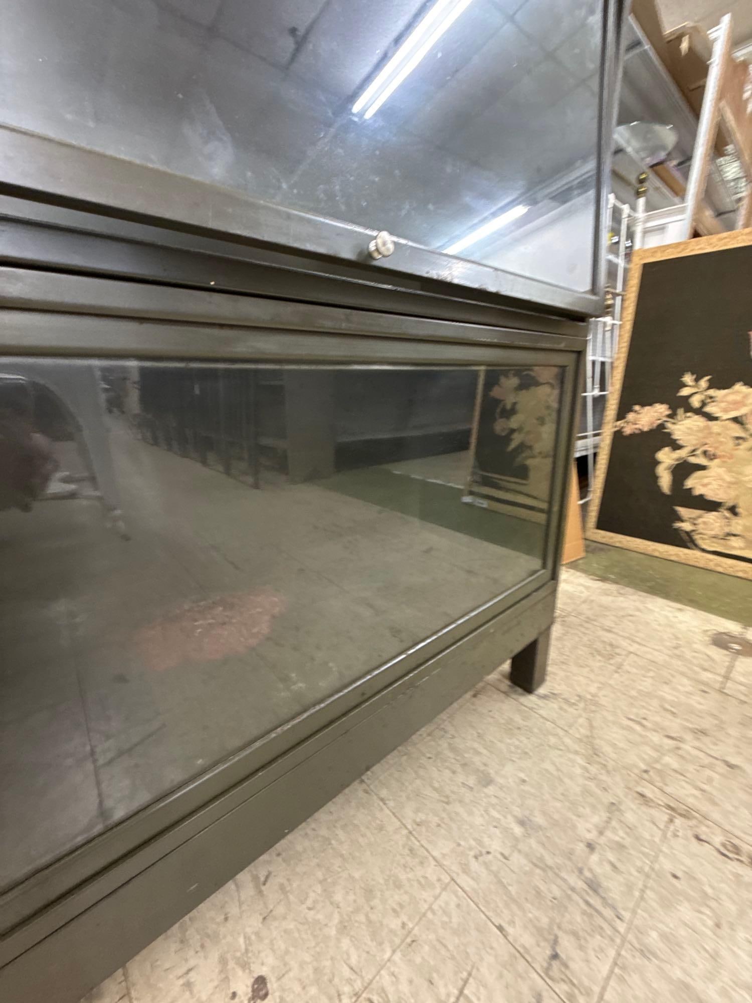 Metal shelves with glass front - 5