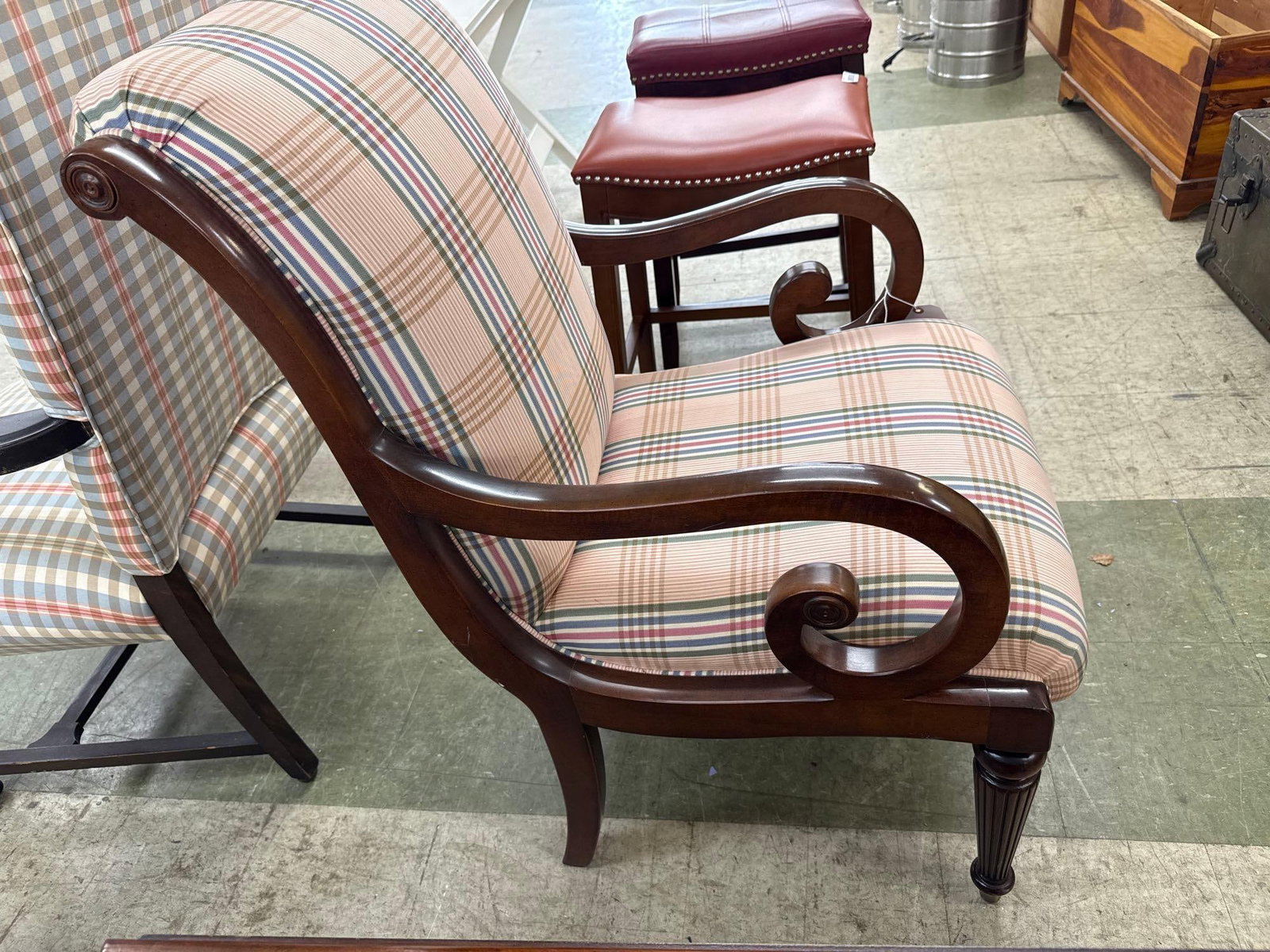 upholstered armchair - 3
