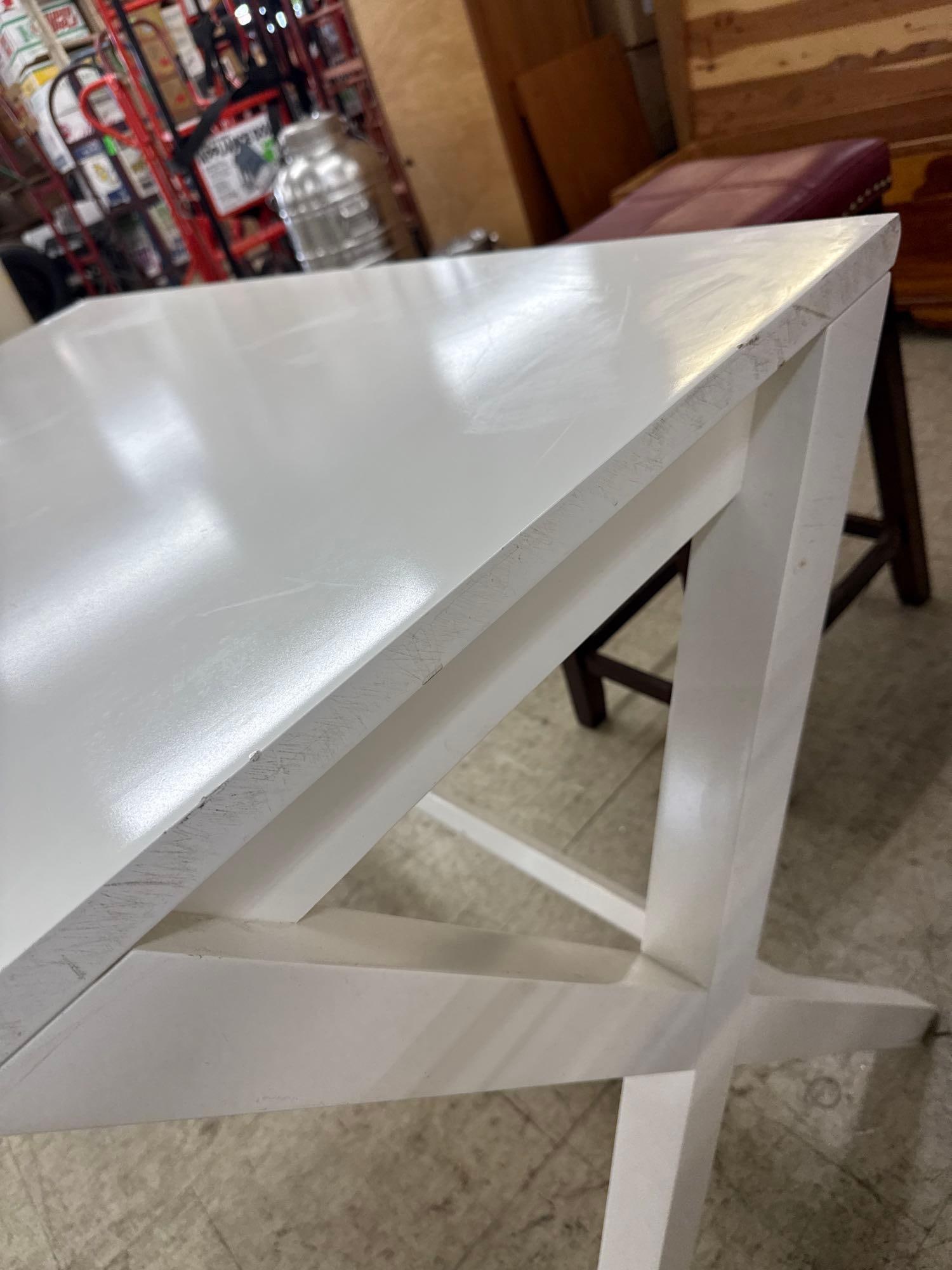 White veneer table - 3