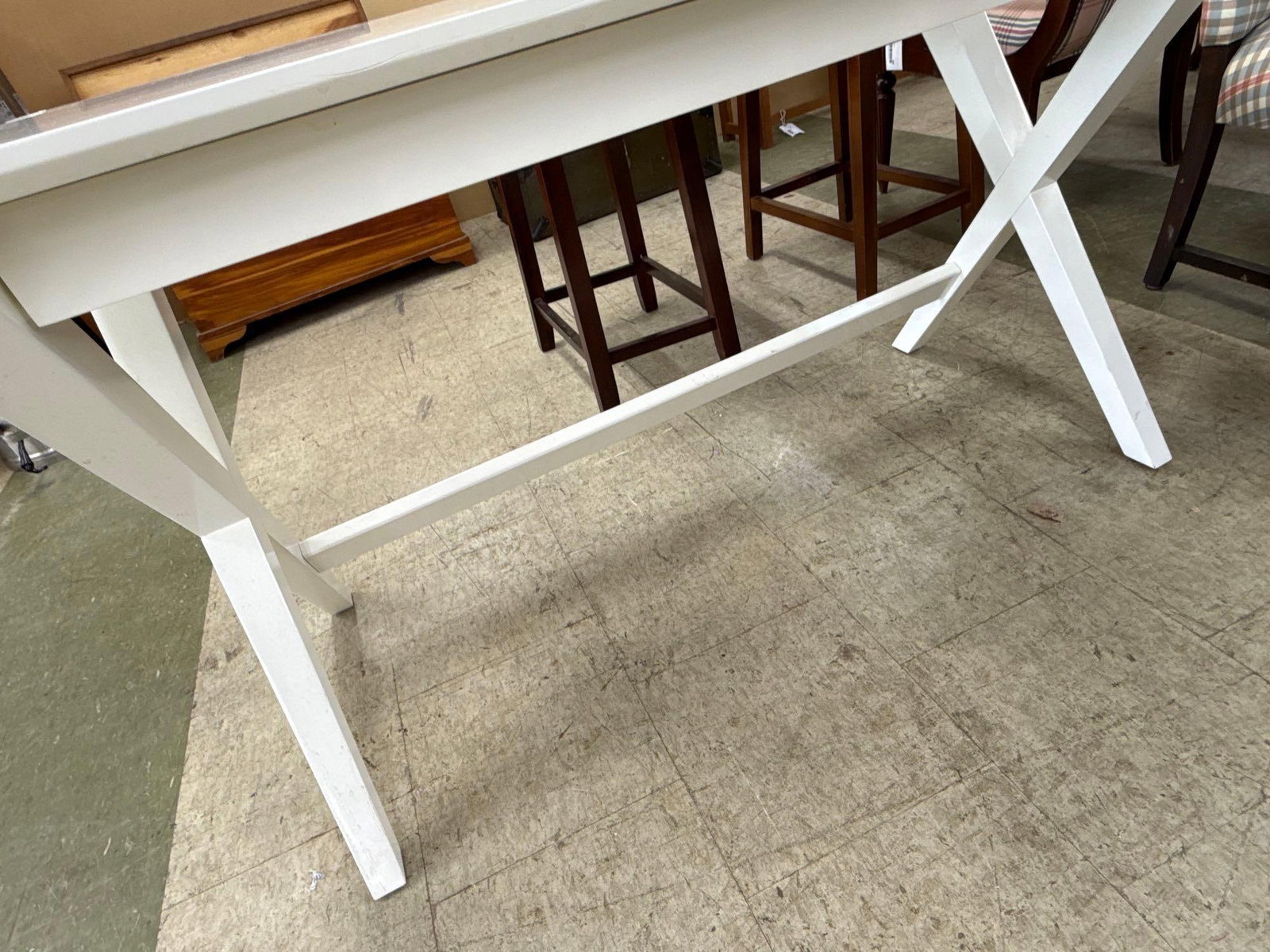White veneer table - 4