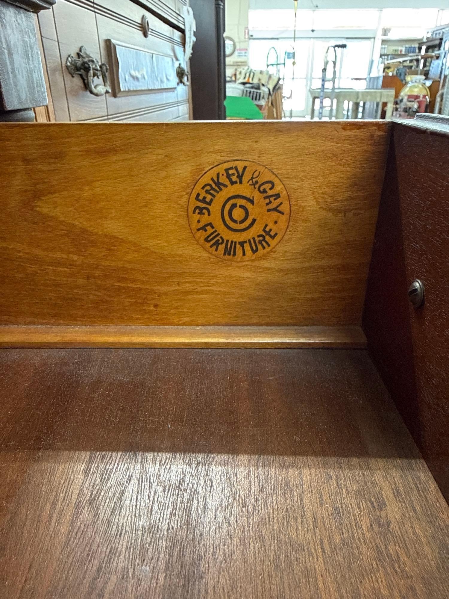 vintage Berkey & Gay dresser - 3