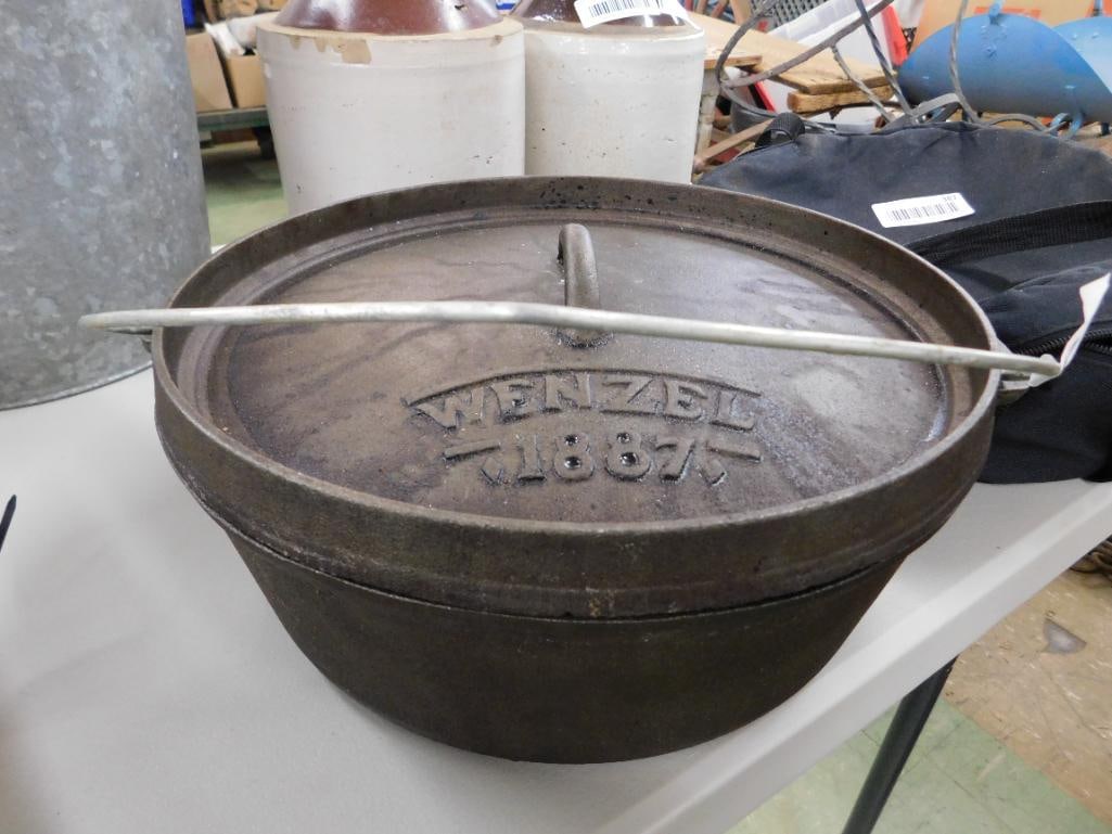 Wenzel brand cast-iron lidded pot with carrying case - 2