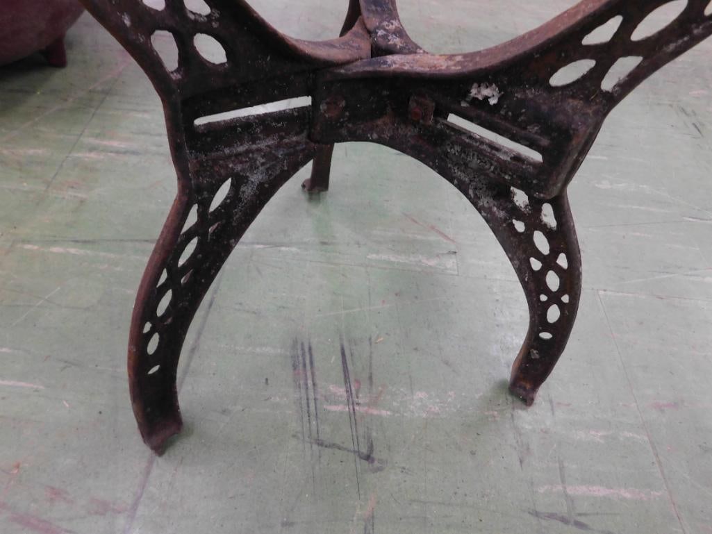 antique cast-iron base - 4