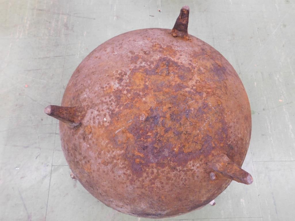 Cast Iron 3 Footed Pot / Kettle - 13" x 19.5" - 4