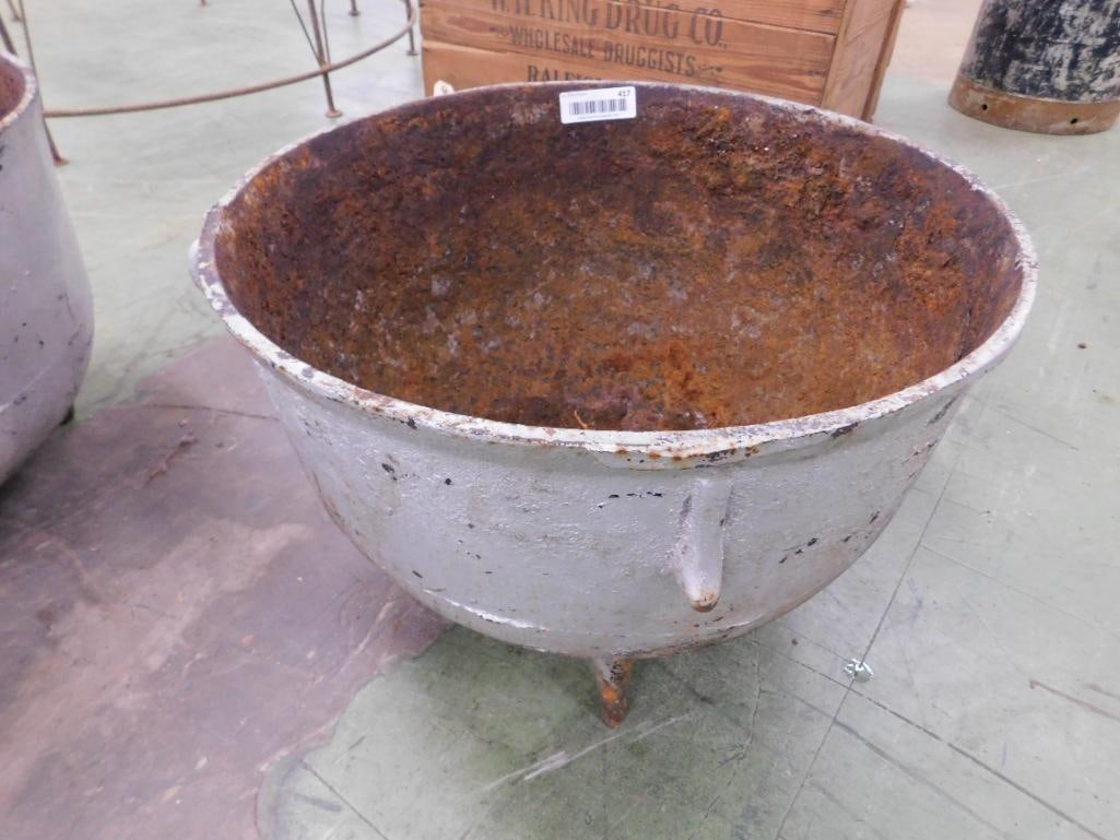 Cast Iron 3 Footed Pot / Kettle - 13" x 19.5" - 6