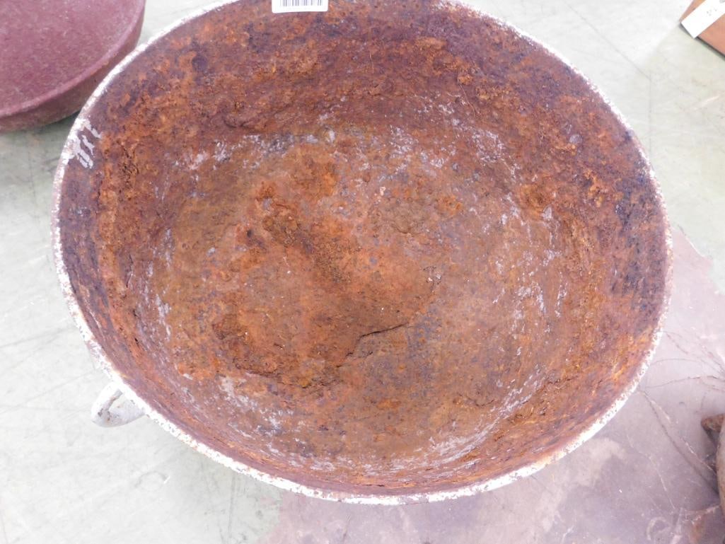 Cast Iron 3 Footed Pot / Kettle - 13.5" x 22" - 2