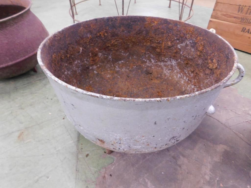 Cast Iron 3 Footed Pot / Kettle - 13.5" x 22" - 6