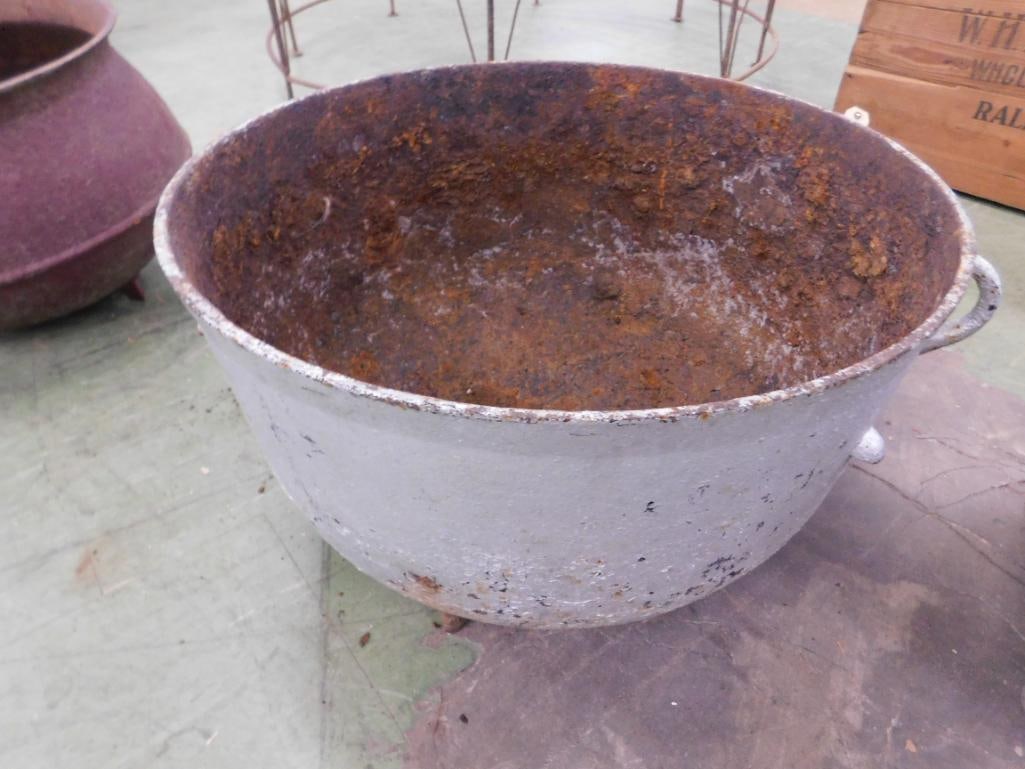 Cast Iron 3 Footed Pot / Kettle - 13.5" x 22" - 7