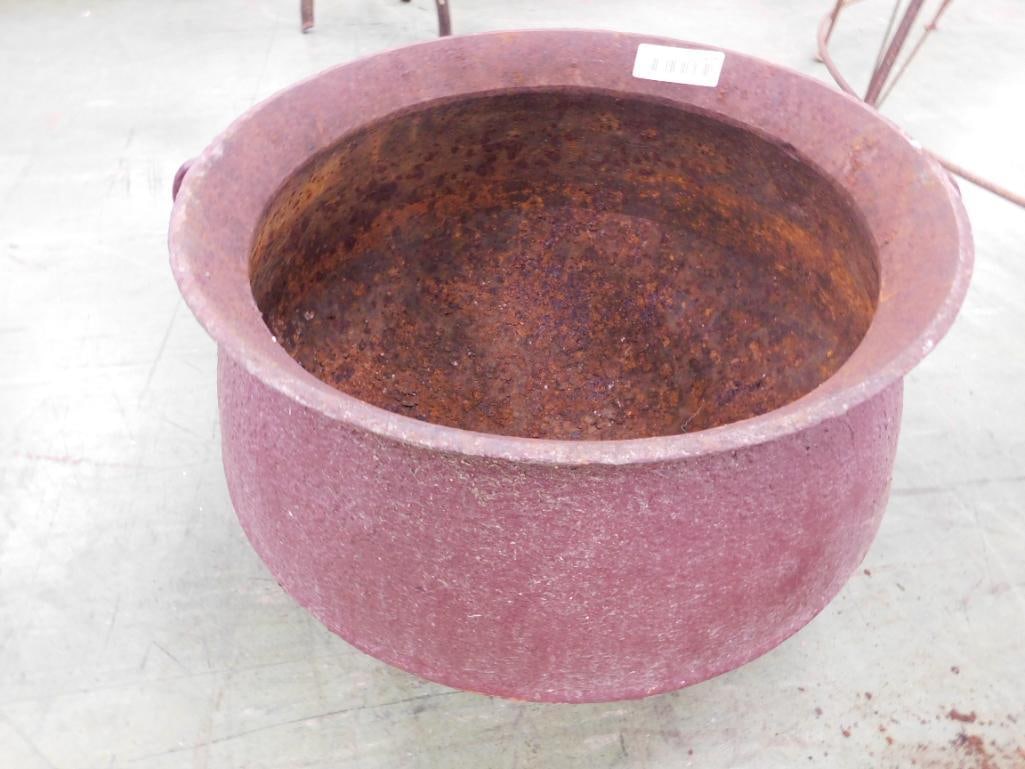 Cast Iron 3 Footed Pot / Kettle - 12.5" x 17.5" - Feet worn off - 7