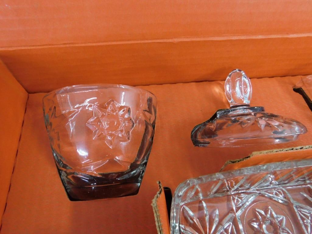 Anchor Hocking - Early American Prescut 11 Piece Table Service Set - Original Box - 700/720 - 7