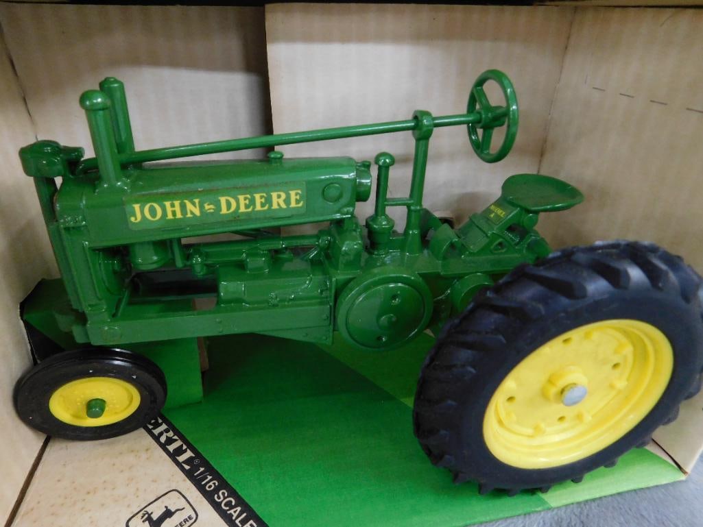 Ertl 1/16 Scale 1934 John Deere Model A Tractor - #539DO - Original Box - 2