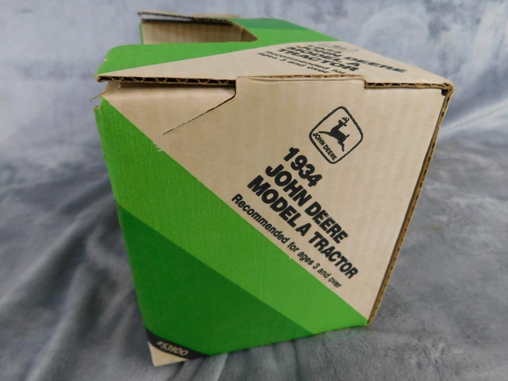 Ertl 1/16 Scale 1934 John Deere Model A Tractor - #539DO - Original Box - 5