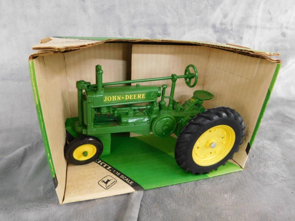 Ertl 1/16 Scale 1934 John Deere Model A Tractor - #539DO - Original Box - 9