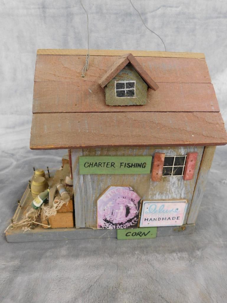 Modern "Loive Bait" Wood Birdhouse - 9" x 5.25" x 10" - 5