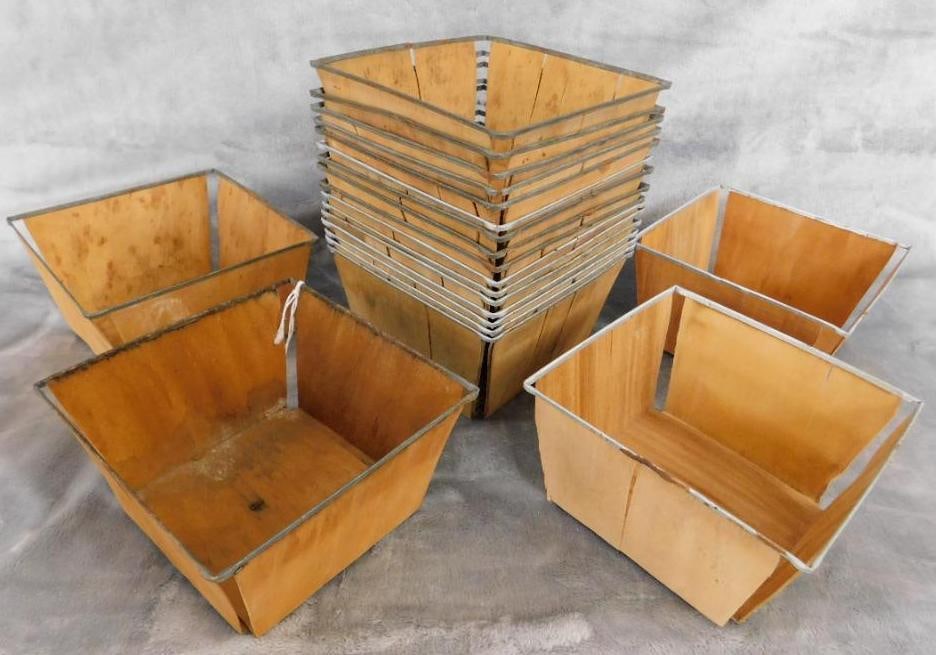 Group of 20 Vintage Berry Quart Baskets - Each 3" x 5.5"x 5.5": See Photos For Condition and Details