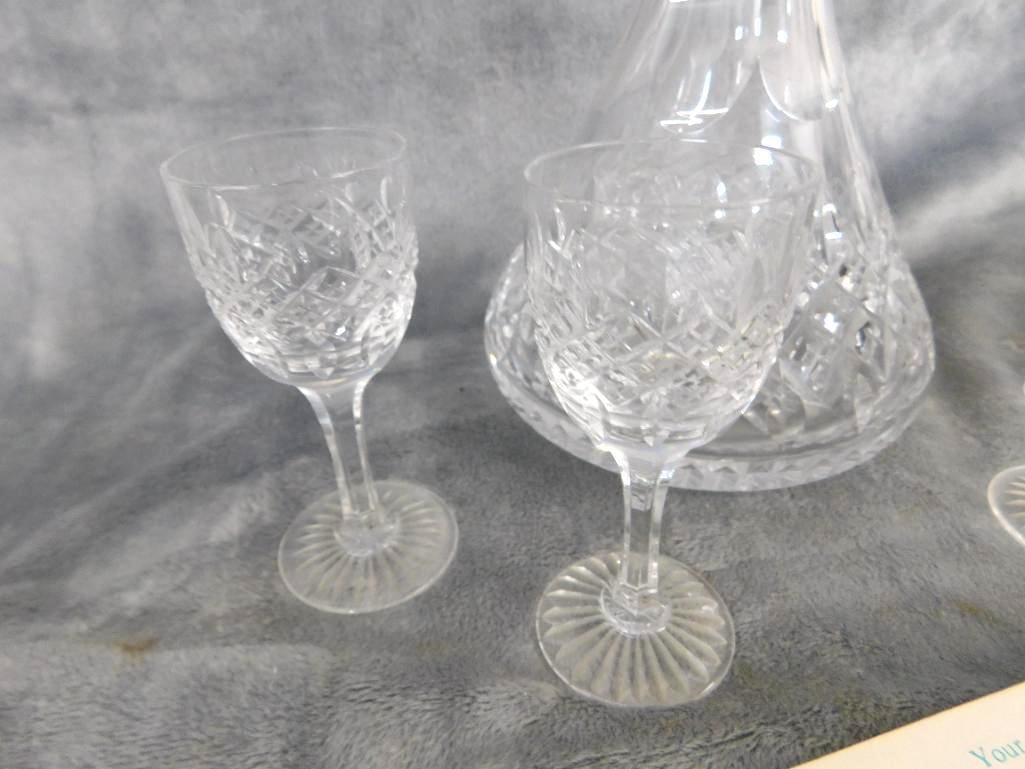 Tiffany and Co. Tantalus - Crystal Decanter with 4 Cordial Glasses - All Signed - 4