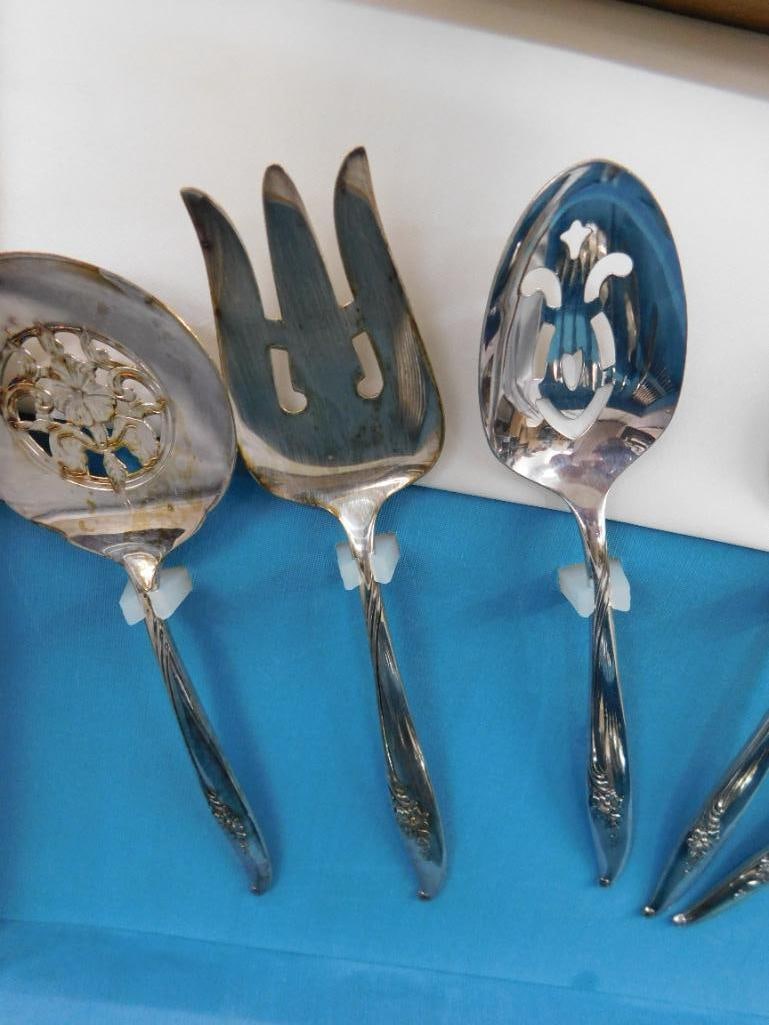 Nobility Plate - Oneida - 4 Crowns - Silver Plate Flatware Set - Magic Moment Pattern - 4