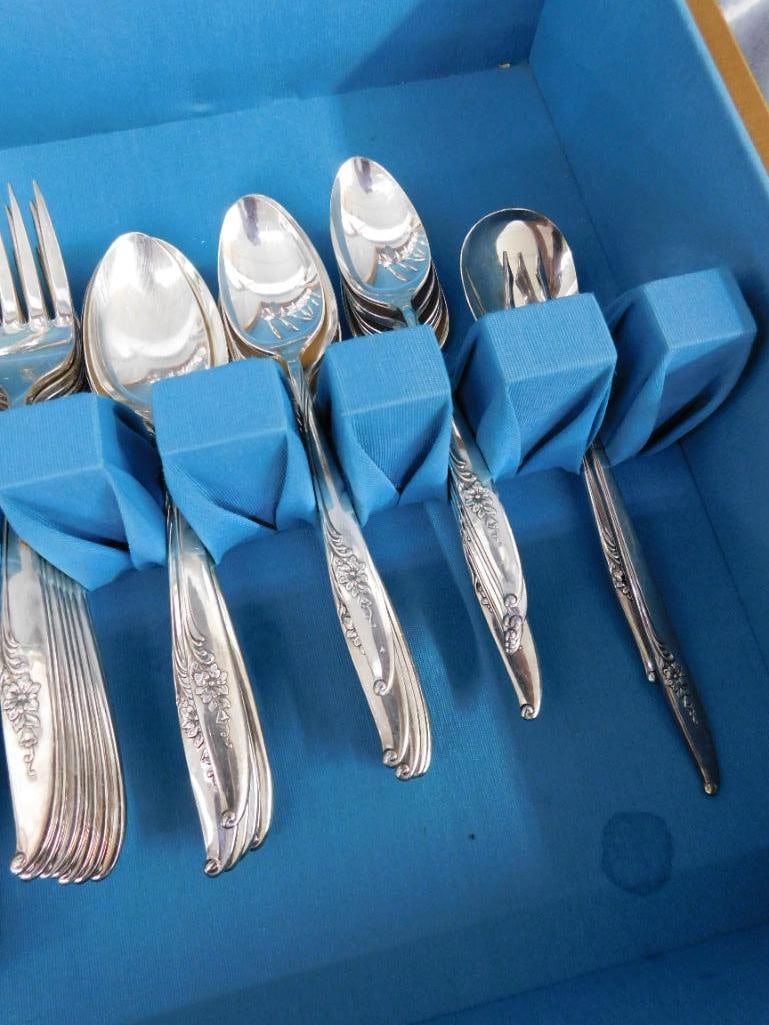 Nobility Plate - Oneida - 4 Crowns - Silver Plate Flatware Set - Magic Moment Pattern - 9