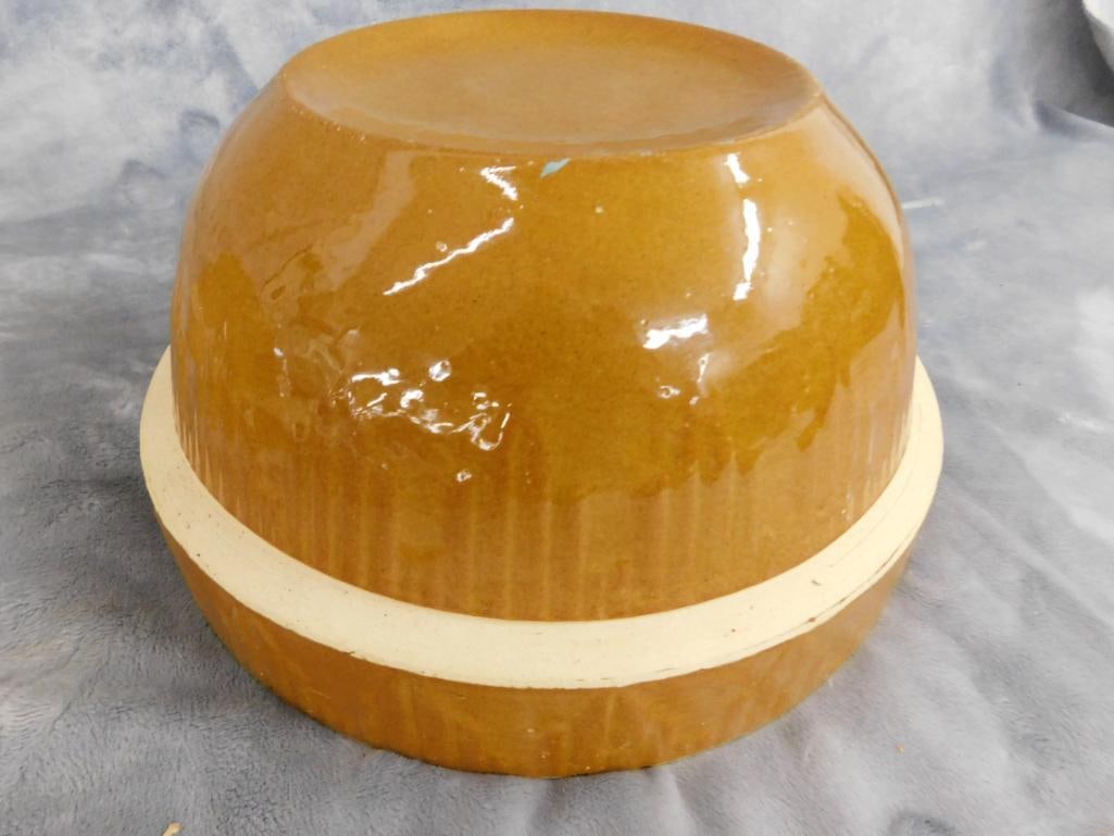 Pair of Vintage Pottery Mixing Bowls - USA - Unsigned - 6.5" x 12" - 5" x 10.25" - 3
