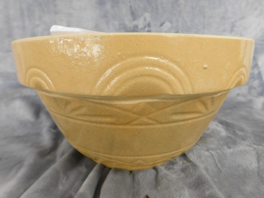 Pair of Vintage Pottery Mixing Bowls - USA - Unsigned - 6.5" x 12" - 5" x 10.25" - 7