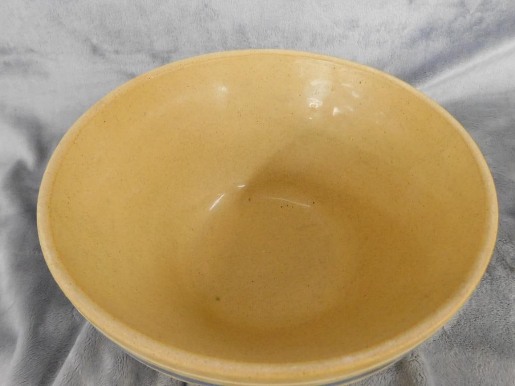 Group of 3 Vintage Mixing Bowls - USA - 4.5" x 9.5" - 2-4.5" x 9.5" - 10