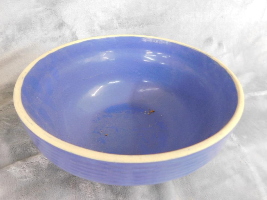 Group of 3 Vintage Mixing Bowls - USA - 4.5" x 9.5" - 2-4.5" x 9.5" - 3