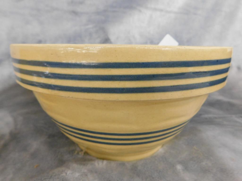 Group of 3 Vintage Mixing Bowls - USA - 4.5" x 9.5" - 2-4.5" x 9.5" - 5