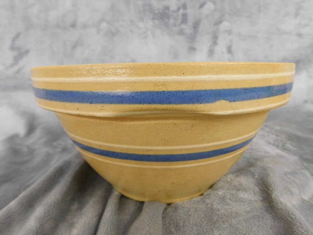 Group of 3 Vintage Mixing Bowls - USA - 4.5" x 9.5" - 2-4.5" x 9.5" - 8
