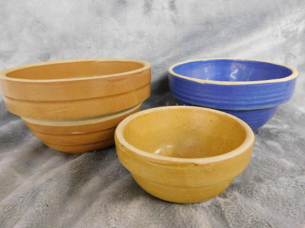 Group of 3 Small Vintage Mixing Bowls - 3" x 5" - 2.5" x 5" - 1.75" x 3.5" - 12