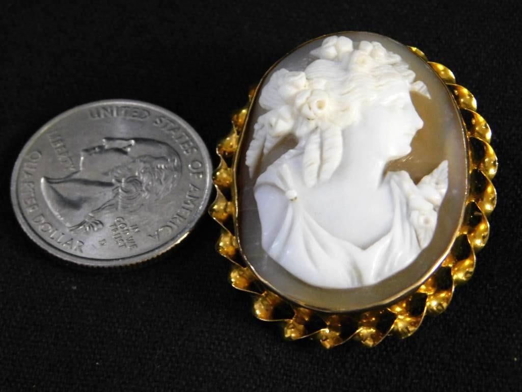 10K Yellow Gold - Cameo Pendant / Brooch - 7.73 Grams TW - 10