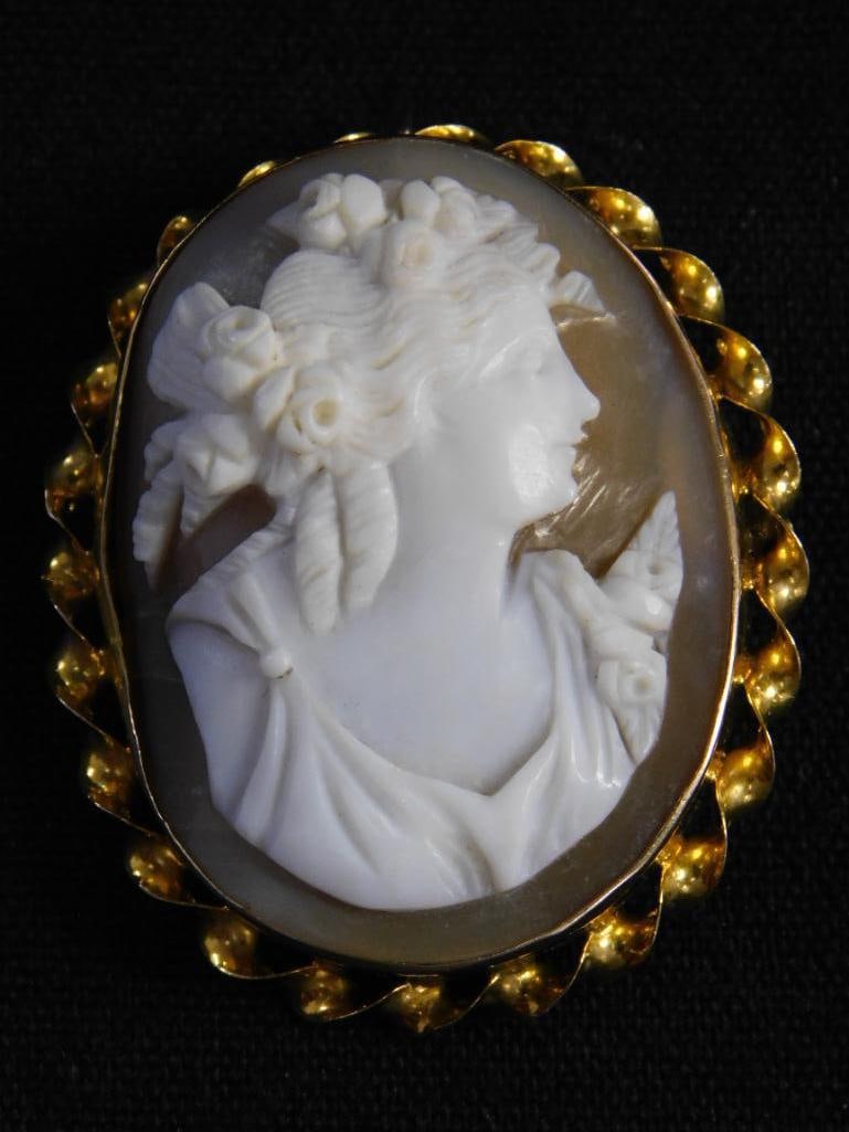 10K Yellow Gold - Cameo Pendant / Brooch - 7.73 Grams TW - 12
