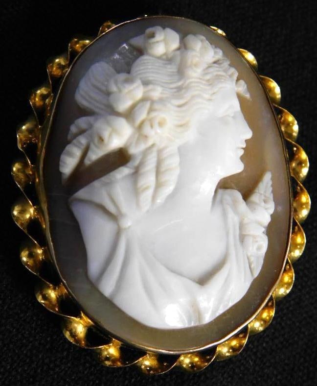 10K Yellow Gold - Cameo Pendant / Brooch - 7.73 Grams TW: See Photos For Condition and Details