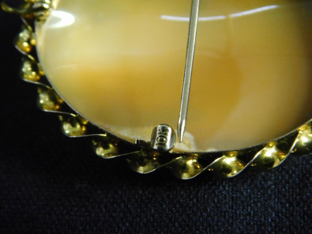 10K Yellow Gold - Cameo Pendant / Brooch - 7.73 Grams TW - 7