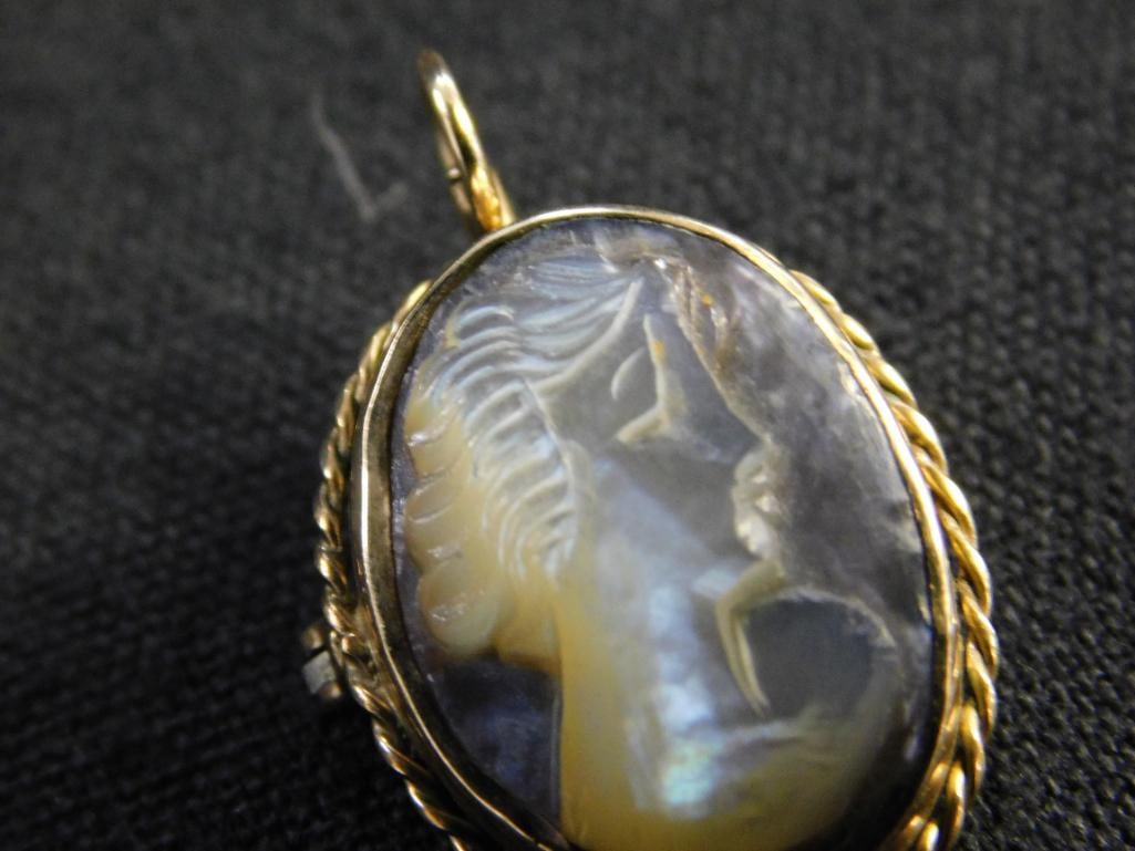 10K Yellow Gold - Cameo Pendant / Pin - 3.37 Grams TW - 2